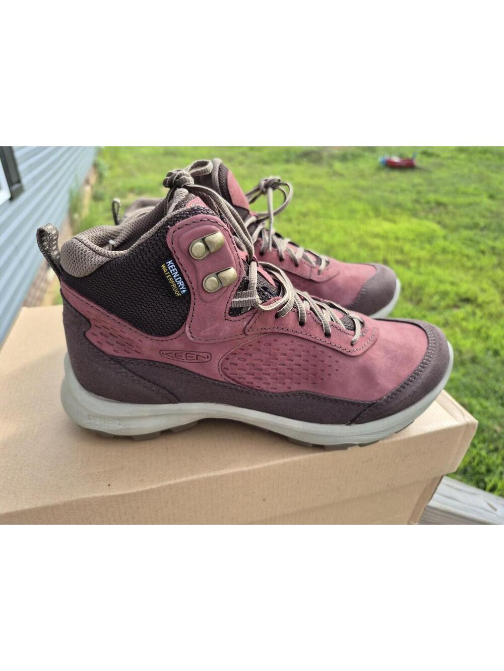 Keen Women's Terradora Explorer Mid Waterproof Sz 8.5 - $190 MSRP - Open Box "B" - Picture 2 of 8